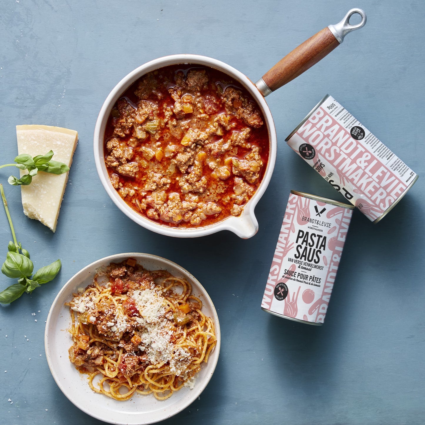 Brandt & Levie - eet beter vlees - goed gehouden varkens - pink label - pastasaus - ragu - bolognese - kant en klaar - culinair - venkelworst - tomatensaus - pastagerecht - blik