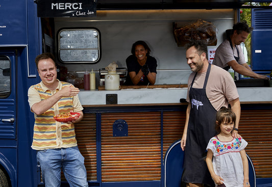 Brandt & Levie - eet beter vlees - goed gehouden varkens - culinair - knakworst - bbq worst - bqq - hotdog - plantbased hotdog - hotdog pakket - hotdog box - vegatarisch - hotdog pakket - snackspert - samuel levie - chez jan - geert van wersch